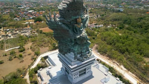 Vue aérienne de la statue de Garuda Wisnu Kencana, Indonésie.