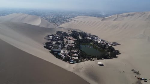 A view of the city near the oasis. Huacachina