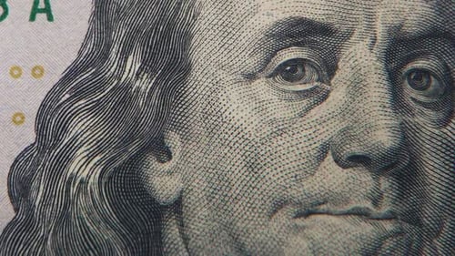 Nahaufnahme von US-Dollar-Scheinen