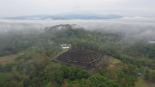 Luftbilder des Borobudur-Tempels in Zentral-Java, Indonesien,