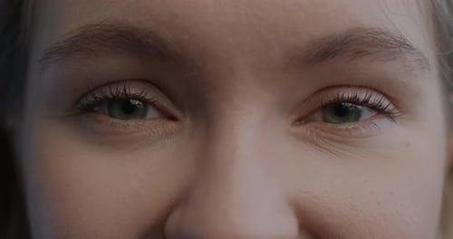 Eyes Wide Shut, Opening