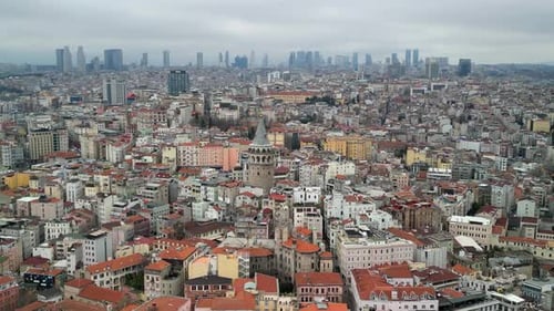 der Galataturm, die Innenstadt und der Bosporus im Hintergrund, Rotation links