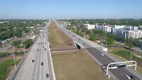 Fluxo de tráfego na I-275 no centro de Tampa