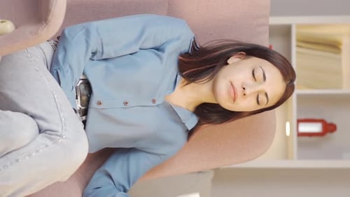 Vidéo verticale de la sensation de fatigue.