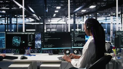 Data Center Computer Scientist Using AI Assistant to Provide User Support