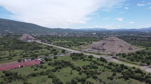 The Pyramids of the Sun and the Moon, The Ancient City Teotihuacan