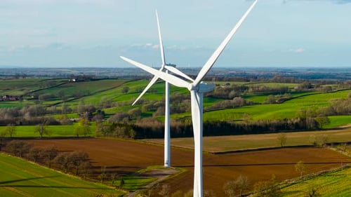 Ветряная турбина, использующая экологически чистые и возобновляемые источники энергии, переходит на экологически чистую электроэнергию