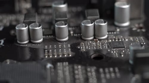 Placa base de computadora antigua de la estación de trabajo, primer plano de los componentes electrónicos