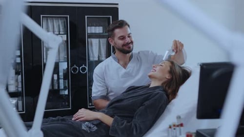 Experience Professional Skincare Treatment in a Modern and Welcoming Clinic Environment