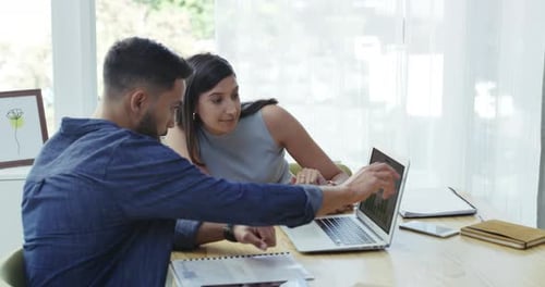 4k video footage of two businesspeople having a meeting in an office at work