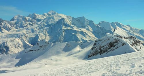Vue sur le Mont Blanc, la plus haute montagne d'Europe près de Chamonix, Haute Savoie, France
