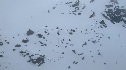 Vue magnifique sur la ville de Chamonix lorsque l'on monte et descend le téléphérique du Mont-Blanc