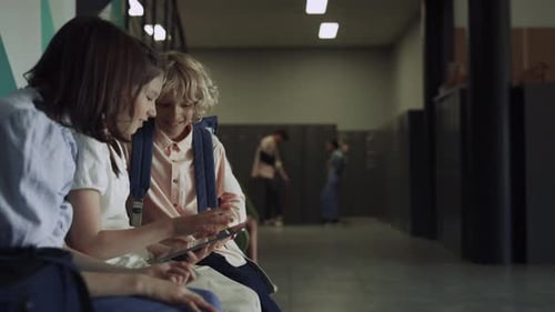 Joyful School Kids Tablet Chat
