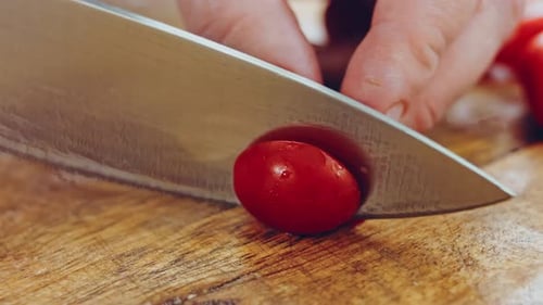 Effet bougie The Woman Cuts Tomatoes