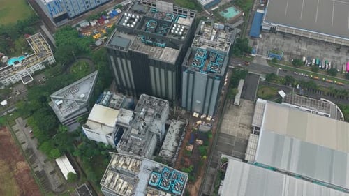 Data center em hiperescala que alimenta a infraestrutura de nuvem e IA em Jacarta, Ásia