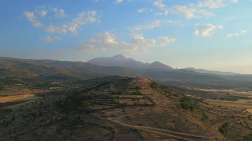 Imágenes de Zumbido Cinemáticas 4K del Monte Erciyes son visibles de fondo Kayseri - Turkey\_10