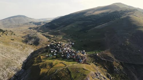 Dorf Lukomir in den Bergen, Bosnien