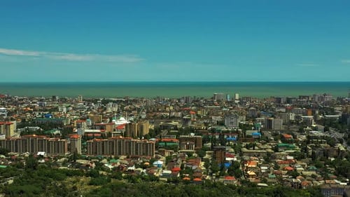 Astrachan, RUSSLAND 2023, Luftaufnahme der Straßen der Stadt