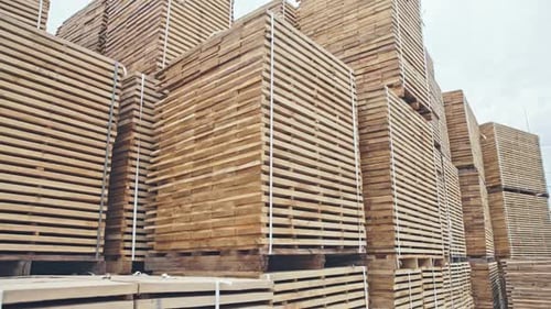 Enregistrement Vidéo RAW sur le stockage du bois à proximité de l'usine