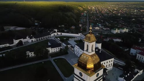 Vista aérea del Kremlin de Tobolsk a orillas del río Irtysh