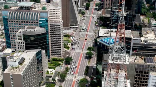 Vista superior da avenida Paulista, no centro de São Paulo, Brasil. Paisagem deslumbrante da histórica avenida de c.