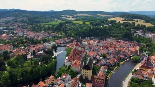 a view from above of the historic center of the city, in which there are many churches and a large