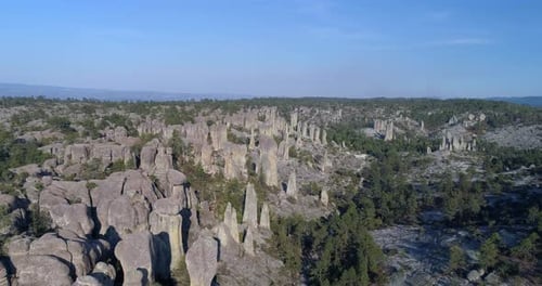 Vista aérea panorámica de El Valle de los Moines, Región del Cañón del Cobre, Chihuahua.