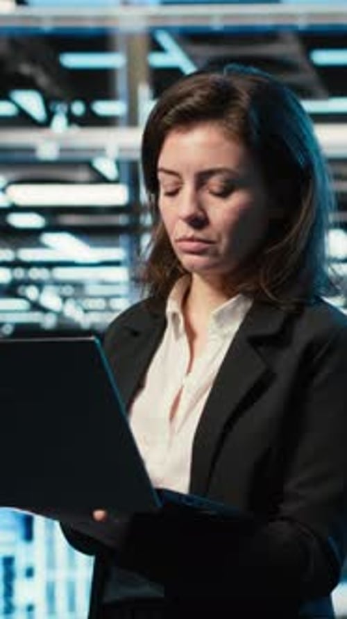 Vídeo vertical: creación de un ordenador portátil con doble escaneo digital y administración en el centro de datos