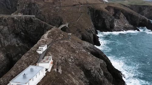 Luftaufnahme der Signalstation Mizen Head, Cork County, Irland