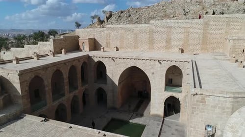 Zumbido 4K Kasimi̇ye Madressa Mardin Turkey