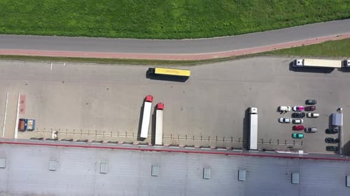 Luftaufnahme eines modernen Industrielagers