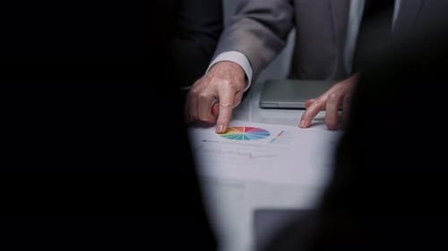 Plano de reunião de empresários e gráfico de análise de estatísticas