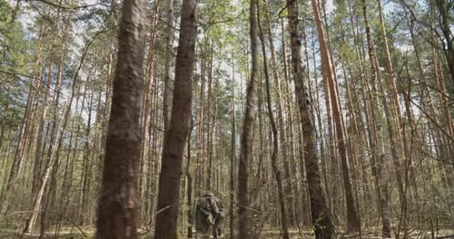 Jagd auf eine Gruppe von Soldaten