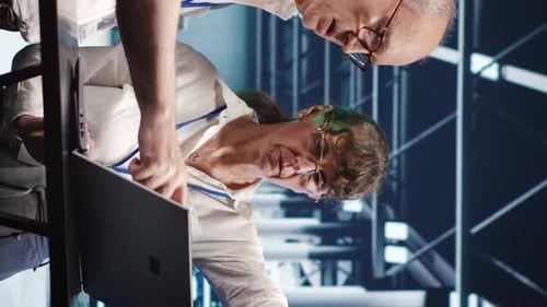 Vertical Colleagues Crosschecking Server Parts