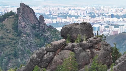 A Majestic Cityscape A Breathtaking View of the Urban Jungle From Above