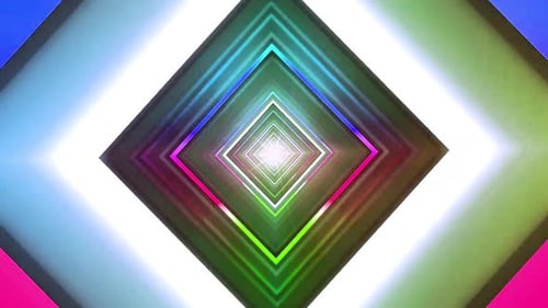 La forme de diamant multicolore brille de mille feux