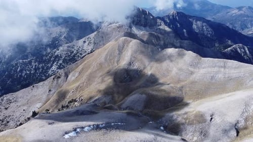 Vista aérea de la montaña Taygetos en el Peloponeso, Grecia | Mount Taygetos 4K