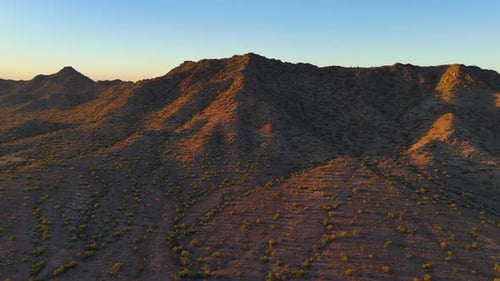 Viaduto da Hora Dourada das Montanhas de San Tan em direção a Phoenix, Arizona
