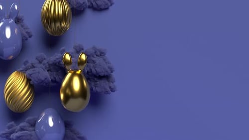 Blaue und goldene rotierende hängende Ostereier in den Wolken.