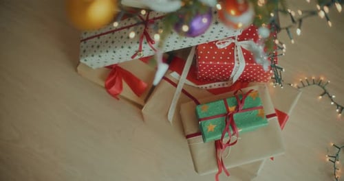Weihnachtsgeschenk, dekorierte Weihnachtsfeiertage