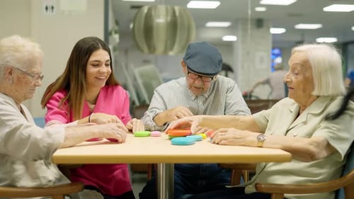 Juegos de habilidad para resolver problemas de enfermería y residentes de un hogar de ancianos