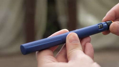 Adjusting Dosage on a Medical Injection Pen