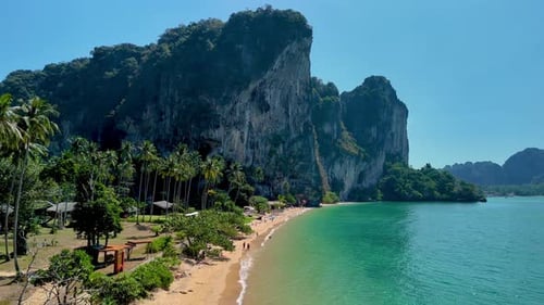 Discovering the Breathtaking Landscapes of Krabi Thailand in Stunning Natural Beauty