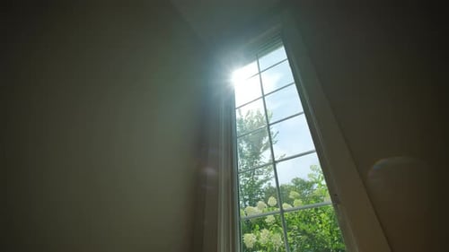 Fenster und Sonnenstrahlen durch das Fenster Elemente von Interior in House Move Camera Wide Shot