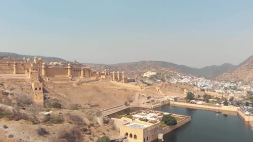 Jaipur - Maota Lake and dramatic hilltop Amber fort