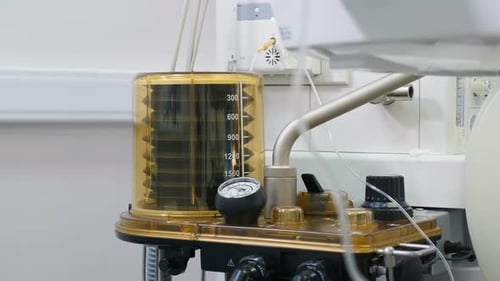 Bewegung eines Medizinprodukts zur künstlichen Lungenbeatmung