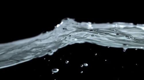 Super Slow Motion Water Waves with Air Bubbles Filmed on a Highspeed Camera at 1000 Fps
