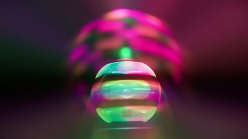 Boules disco roses brillantes qui font tourner