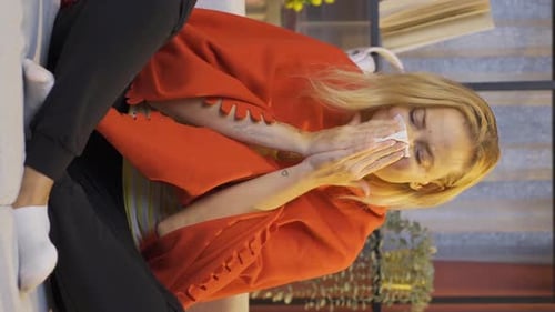 Vidéo verticale de Sneeze.