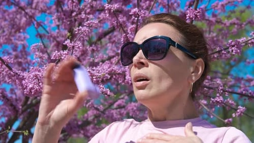 Calmer les allergies à l'aide d'un inhalateur
